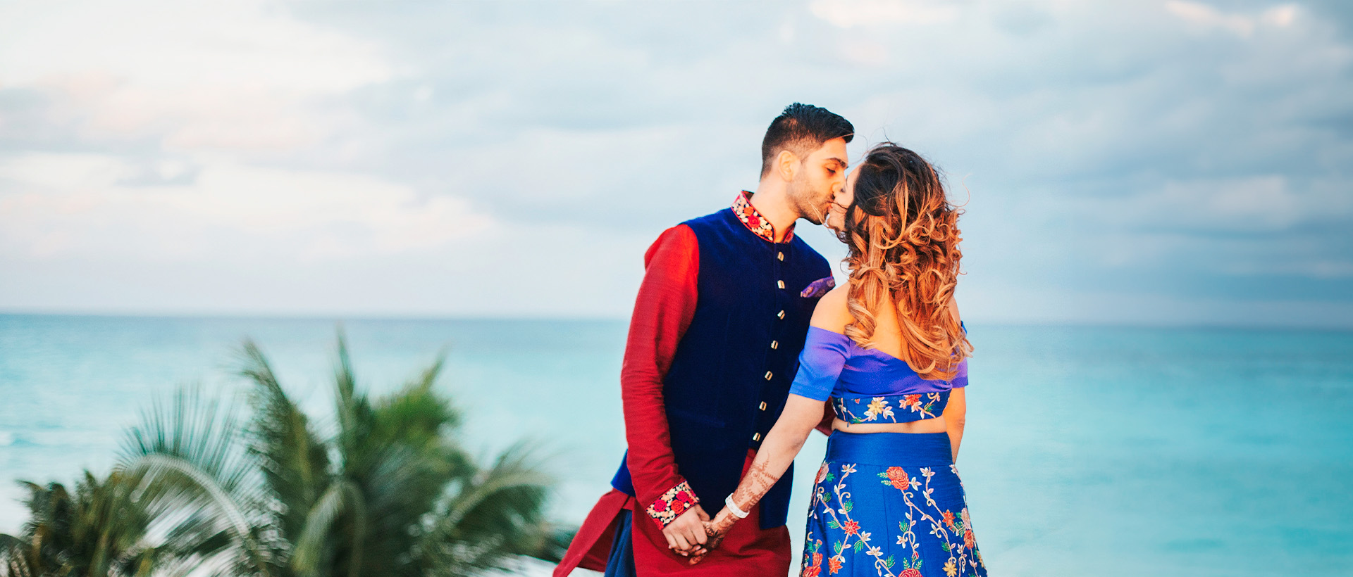 Todo sobre las bodas de playa estilo hindú