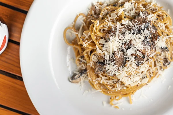 Al Fresco Restaurant Marival Distinct