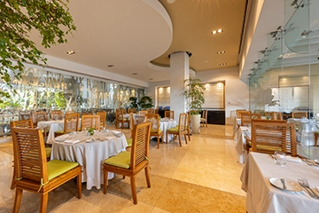 Omaggio Restaurant Marival Distinct